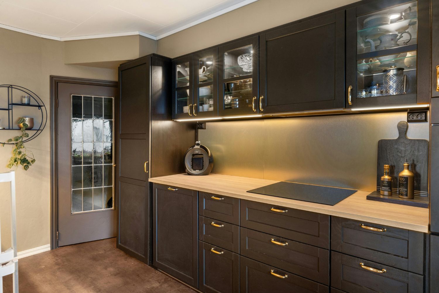 From Vision to Reality: Personalised DIY Designs