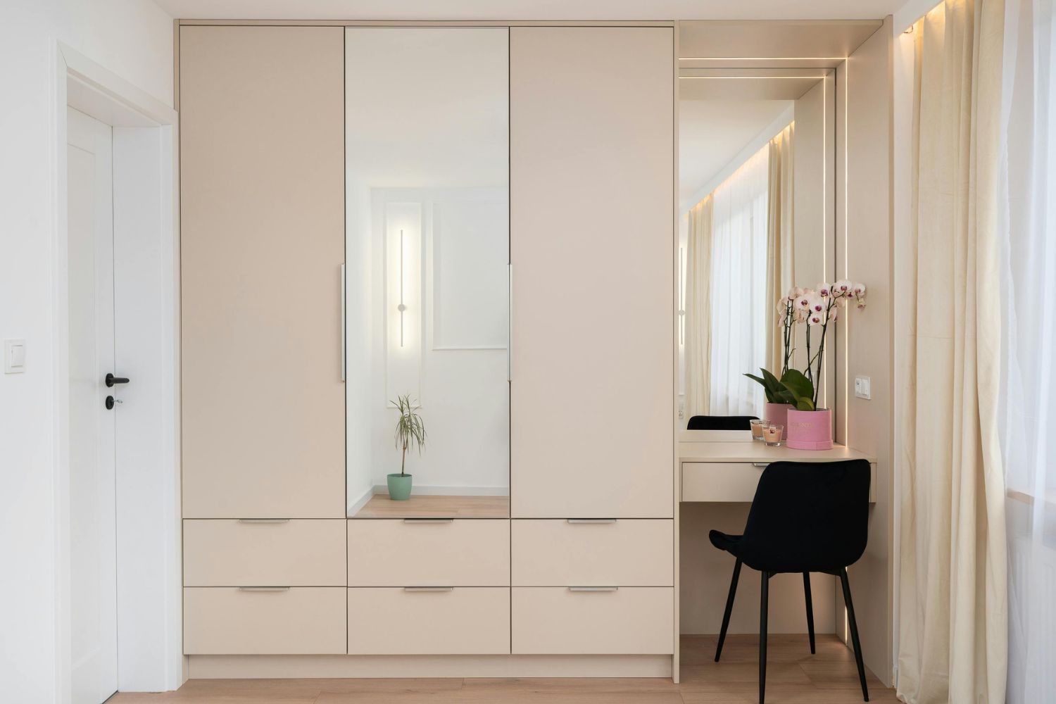 Bedroom Storage Ideas with Custom Cupboards