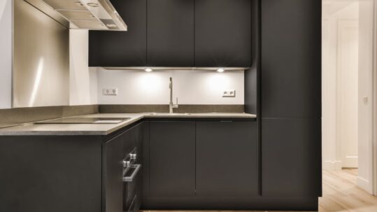 Kitchen Wall Units That Maximise Vertical Space